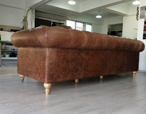 Chesterfield Kanepe Modeli Eskitme Gerçek Deri Kanepe Çalışması