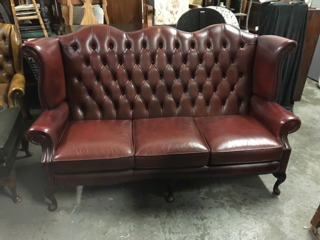 Leather-chesterfield-back-sofa