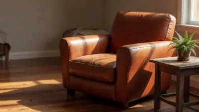 Kiremit Rengi Deri Berjer Koltuk ile Salona Retro Bir Dokunuş